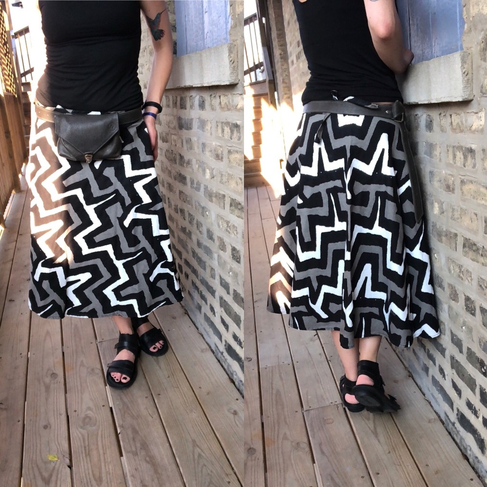 Abstract ⚫️ Midi skirt
